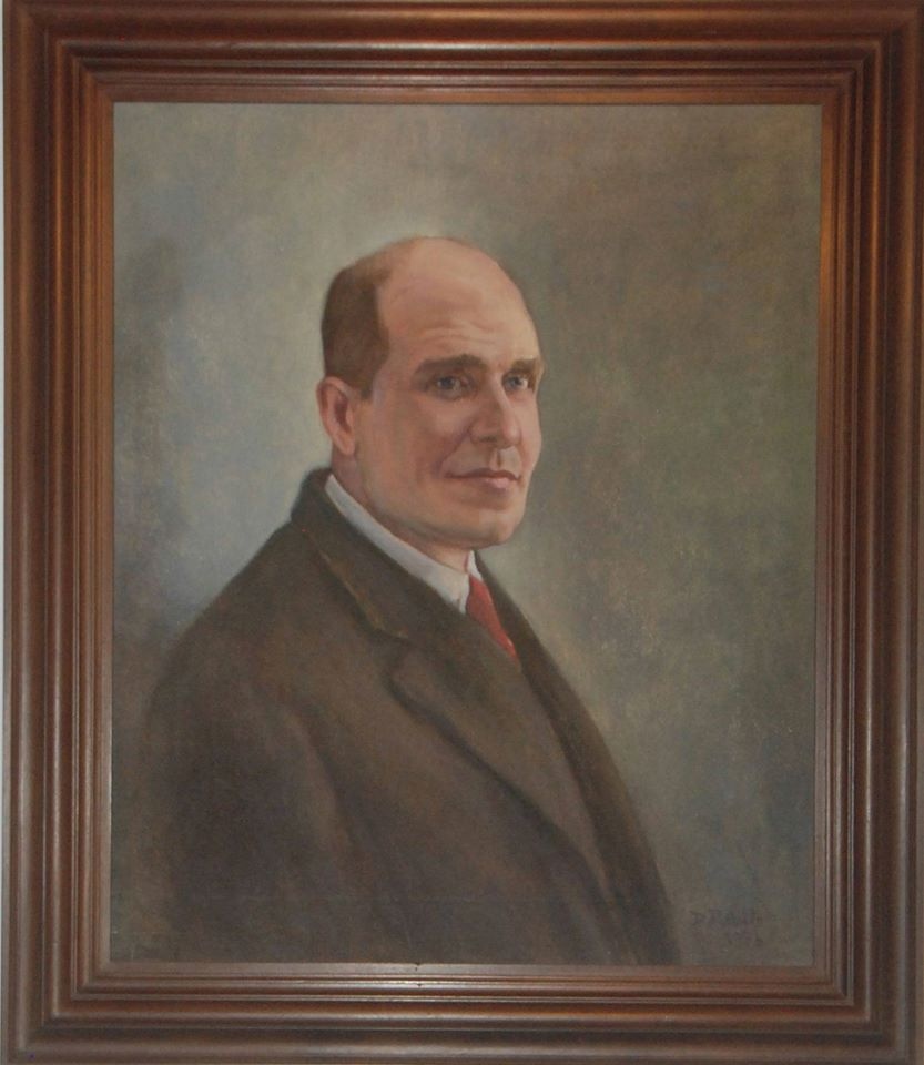 Natural de Angra do Heroísmo (1882?-1955), Luís da Sila Ribeiro bacharelou-se em Direito na Universidade de Coimbra em 1907. Exerceu o cargo de Delegado-Procurador da Coroa na Relação dos Açores; Administrador do Concelho e Comissário da Polícia de Angra; Juiz Administrativo; Chefe da Secretaria da Câmara Municipal de Angra. Foi, ainda, Presidente da Câmara Municipal de Angra em 1911, Governador Civil substituto (1913) e Presidente da Junta Geral (1914-15).
Intelectual activo e empenhado no desenvolvimento cultural da sociedade açoriana, foi o principal dinamizador da fundação do Instituto Histórico da Ilha Terceira, instituição a que presidiu desde a fundação 1942 até à sua morte em 1955. Como presidente do Instituto foi também o principal editor do Boletim do Instituto Histórico da Ilha Terceira, periódico a que dedicou grande atenção, publicando nele largas dezenas de artigos da sua autoria e encorajando incessantemente a contribuição de outros intelectuais da época. Esse seu labor editorial, e a coordenação e rigor na selecção de artigos que soube impor, fizeram daquela publicação a melhor publicação científica açoriana da sua época.